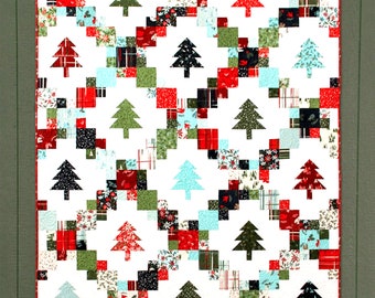 Evergreen *Pieced Quilt Pattern - Fat Quarter & Layer Cake Friendly* From: Cluck Cluck Sew
