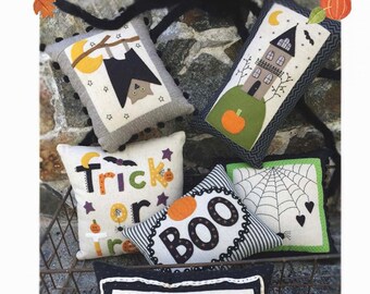 Little Halloween Pillows *Mini Pillows Pattern* From: Bareroots  #235