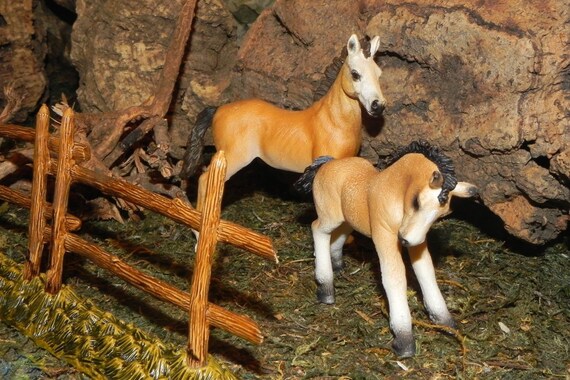 Retired Schleich Horse Nativity Scene Animal Figurine Arabian Stallion Farm