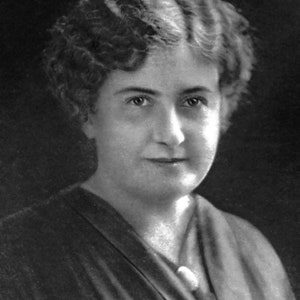 Póster con retrato de María Montessori