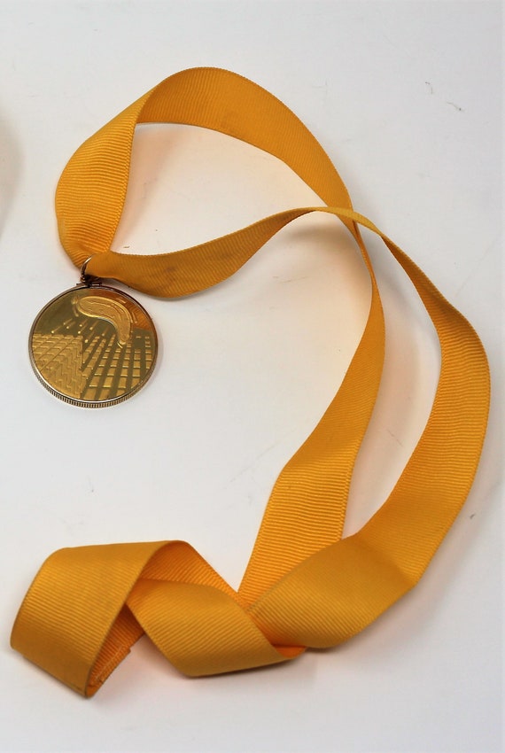 Salvador Dali Institute Dedication Coin / Medal /… - image 1