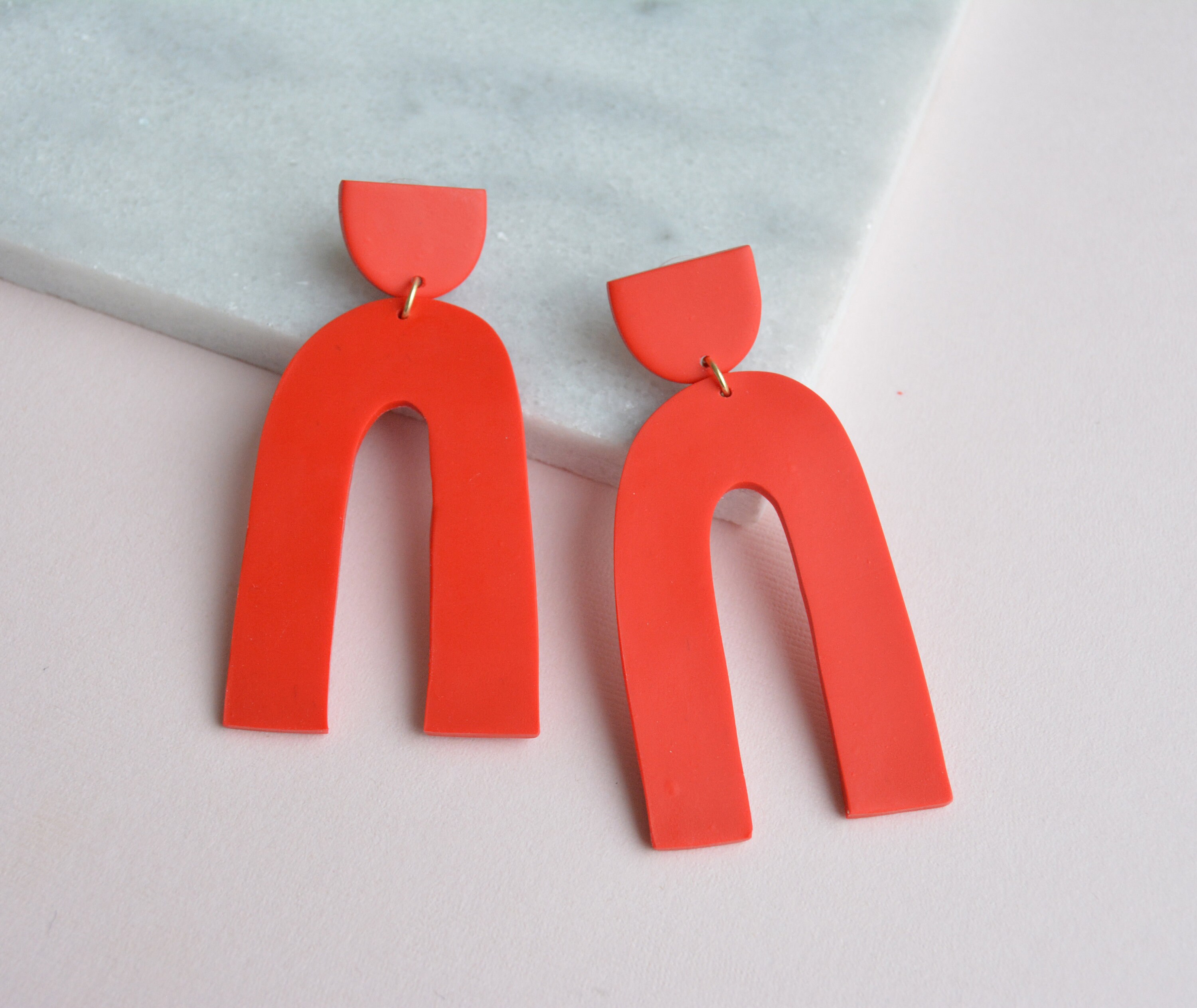Wishbone Stud Dangles Blueberry Color Arch Earrings Wishbone Stud Dangles Blueberry Color Arch Earrings