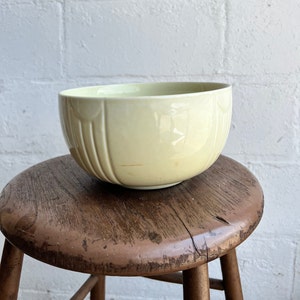 Vintage Mixing Bowl | 9 Inch | Ceramic Bowl, Vintage Kitchen Bowl, Art Deco Kitchen, Light Yellow Mixing Bowl, Antique