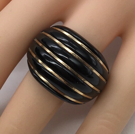 Vintage carved black onyx & 14k gold ring