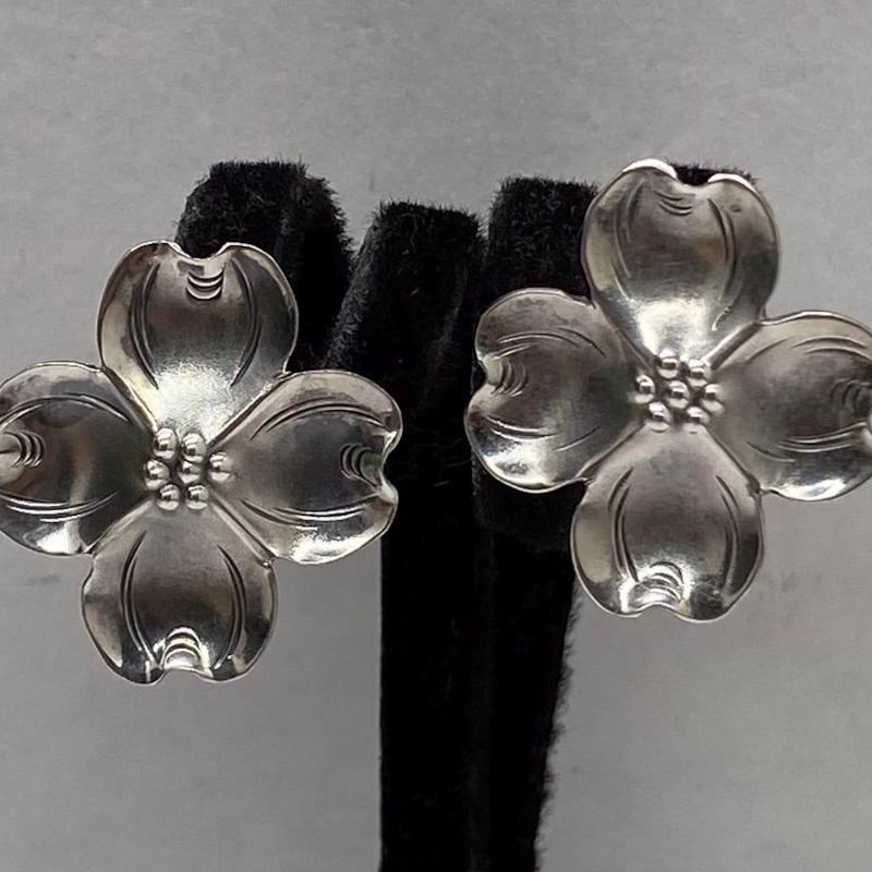 •DETAILED DOGWOOD• recycled silver stud earrings