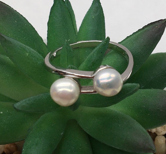 Sterling Silver White Pearl Ring - image 1