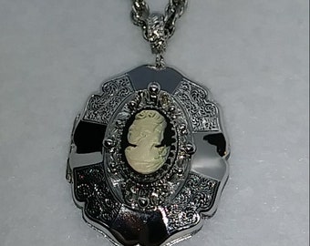 Vintage Cameo Locket Whiting & Davis Locket Cameo Silver Tone Locket, Large Oval Locket Glass Cameo Necklace Jewelry