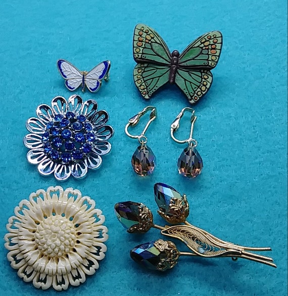 Vintage lot brooch flower & butterfly collectible 
