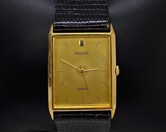 Vintage Ladies Pulsar Gold Tone Diamond Chip Black Face  display picture 3