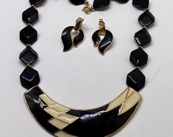 Vintage 1970s Signed TRIFARI Enamel Centerpiece Necklace & Earring Set