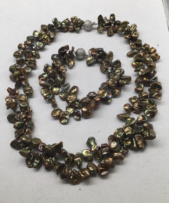 Vintage Genuine Green Baroque Pearl Necklace & Bra