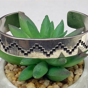 Vintage Native Jewelry Navajo Signed T. Thomas Solid Sterling Silver Cuff Bracelet