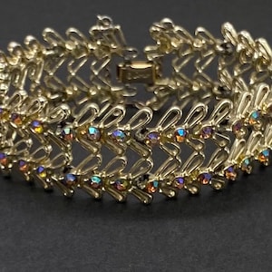 Vintage CORO Goldtone Borealis Rhinestone Crystal Flower Bracelet