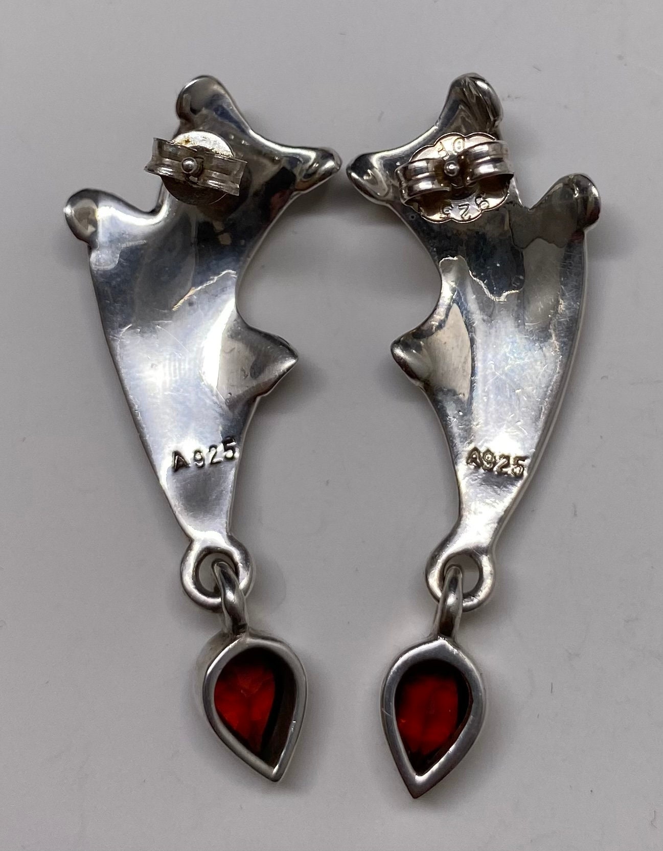 Esse Marcasite - Orecchini pendenti in argento sterling con granato