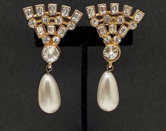 Vintage Art Deco Large Gold tone Crystal Rhinestone & Faux Pearl Dangle Chandelier Earrings