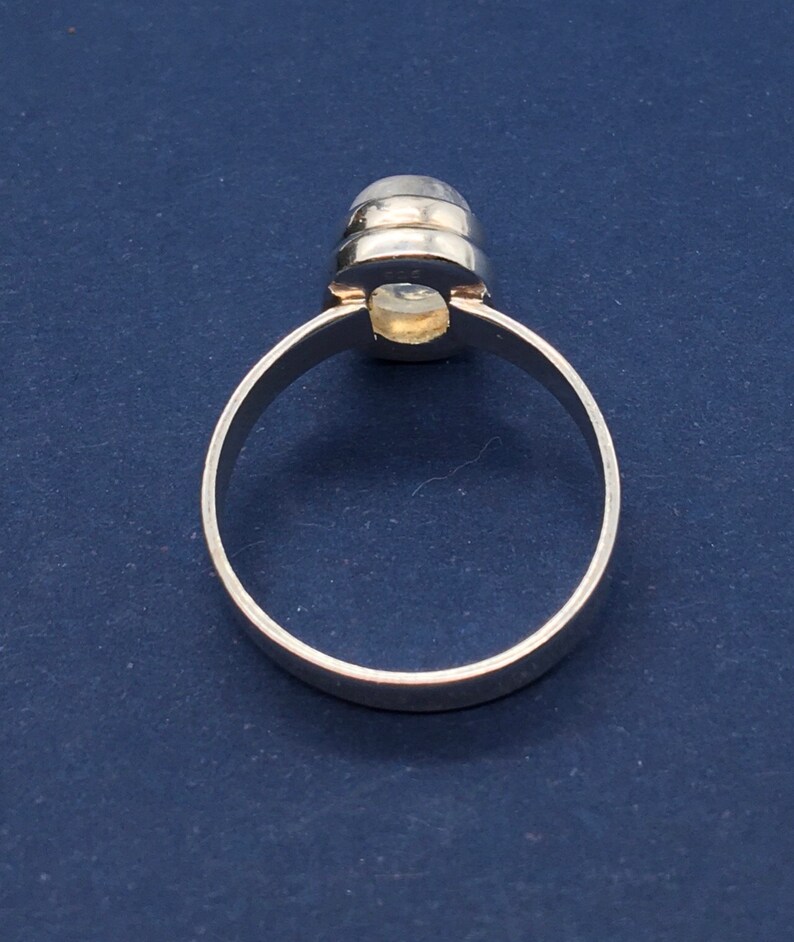Vintage sterling silver moonstone ring