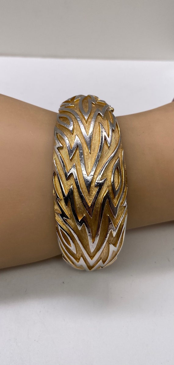 Vintage crown trifari best sale bracelet