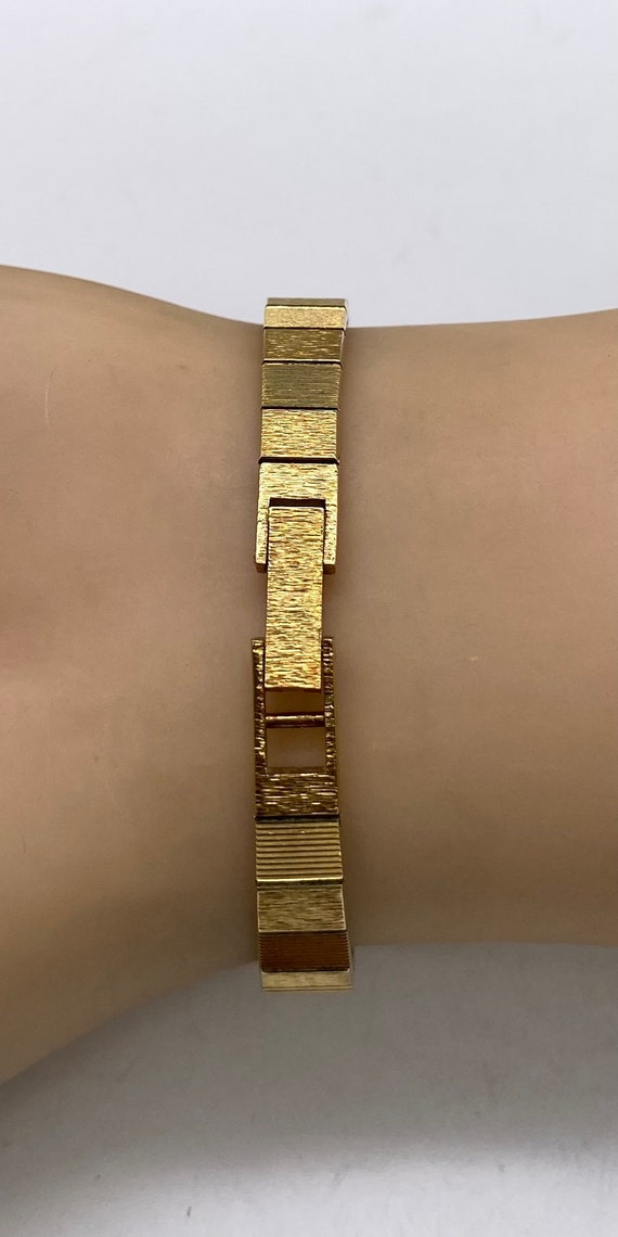 Vintage Bulova Classic Gold Plated Ladies Watch - image 5