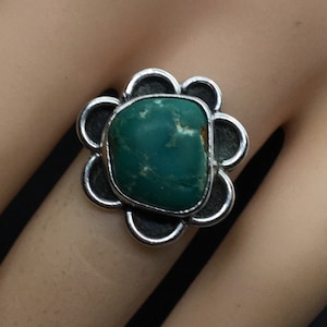 Anillo de plata de ley navajo vintage con turquesa cruda verde
