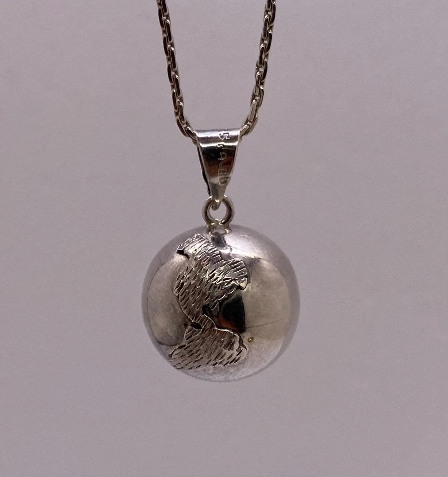 アクセサリー m.a+ globe necklace with silver chain hide-m | m.a+ Maurizio Amadei Silver 