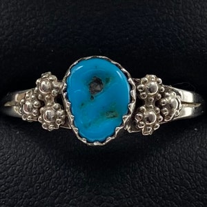 Vintage Sterling Silver Southwest Turquoise Ring
