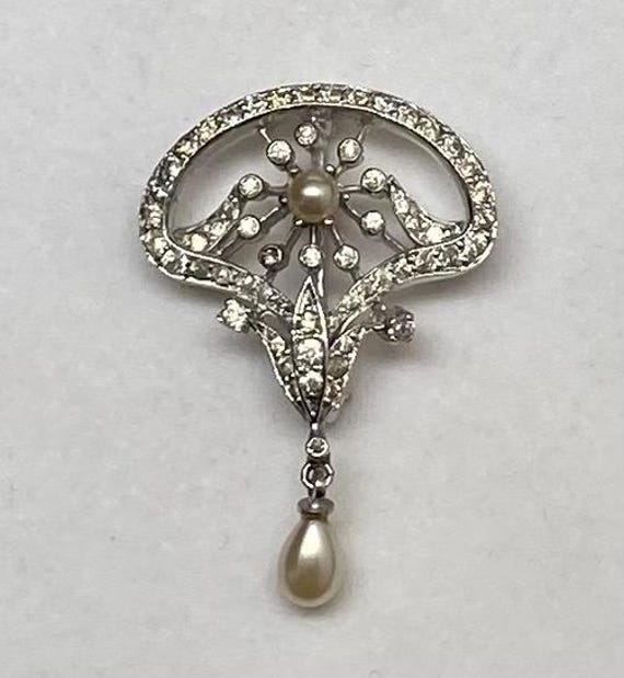 フランスアールデコブローチ1925年 1925年の「冬の花」。厳しい季節 
