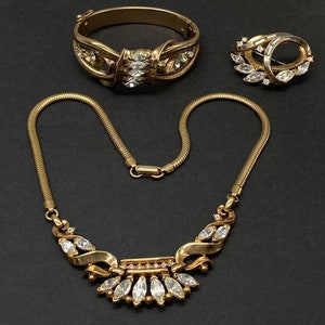 Crown Trifari Gold Tone Necklace, Bracelet, and Brooch Set Vintage Art Deco Jewelry