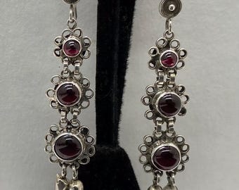 Vintage Art Deco Sterling Silver & Garnet Cabochon Dangle Earrings
