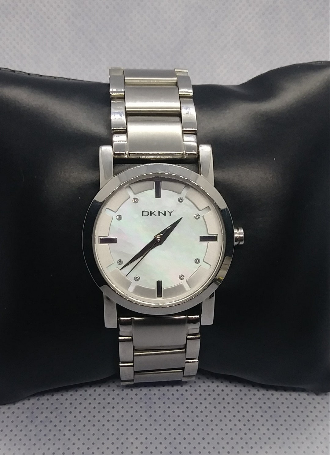 DKNY Women Watch Silver Tone Mother of Pearl Face Quartz Analog Wristwatch Elegant 1990 main image 3