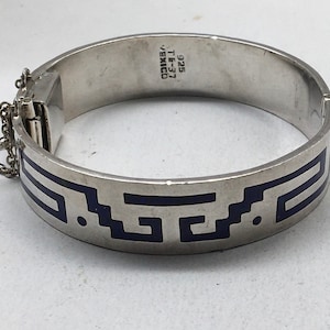 Vintage Taxco Sterling Silver Hinged Blue Lapis Inlaid Bangle Bracelet