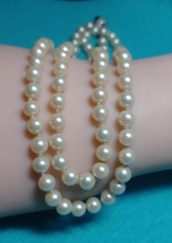 Vintage marvella  pearl 36" long knotted necklace