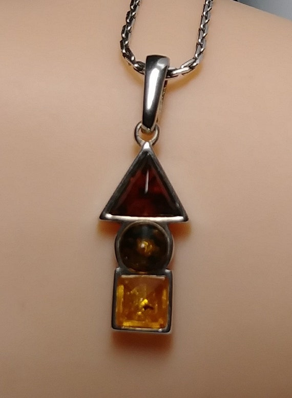 Sterling silver yellow baltic amber necklace