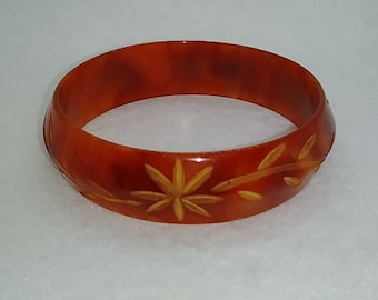 Bakelite Carved Bangle Bracelet vintage jewelry