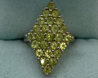 Vintage Sterling Silver & Peridot Cluster Diamond Shaped Ring Size 6.25