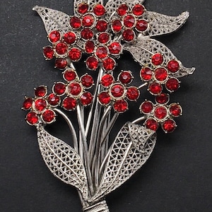 Vintage Art Deco Silver Tone Red Garnet Crystal Rhinestone Oversize Flower Brooch