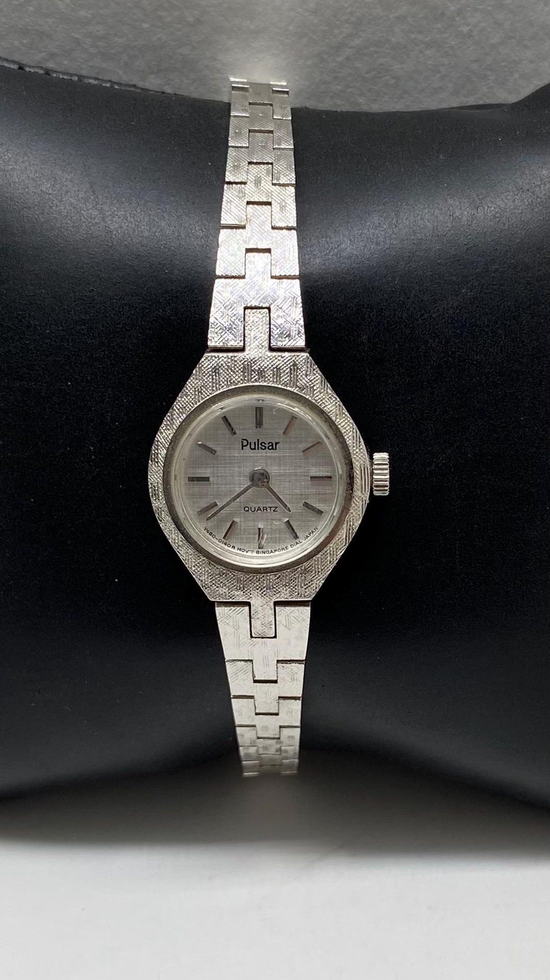 Vintage Pulsar Watch Silver Tone Women display picture 2