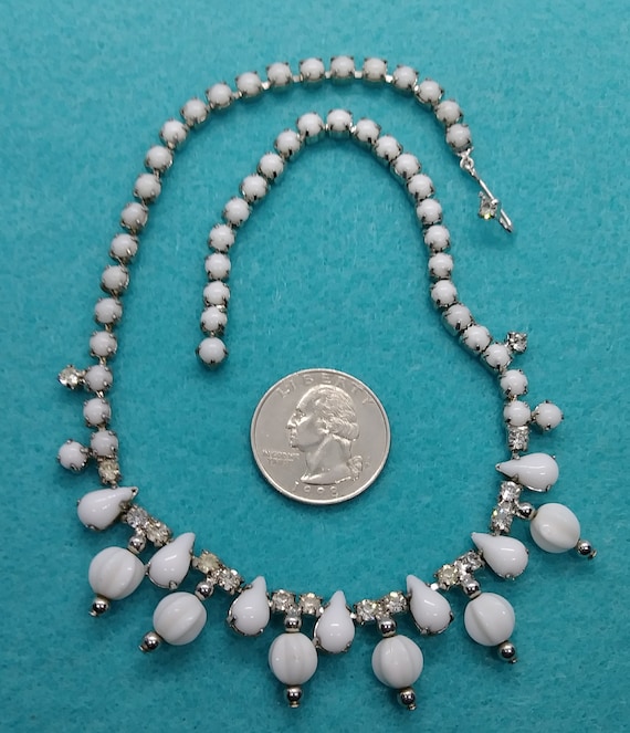 Vintage white & clear rhinestone necklace - image 2