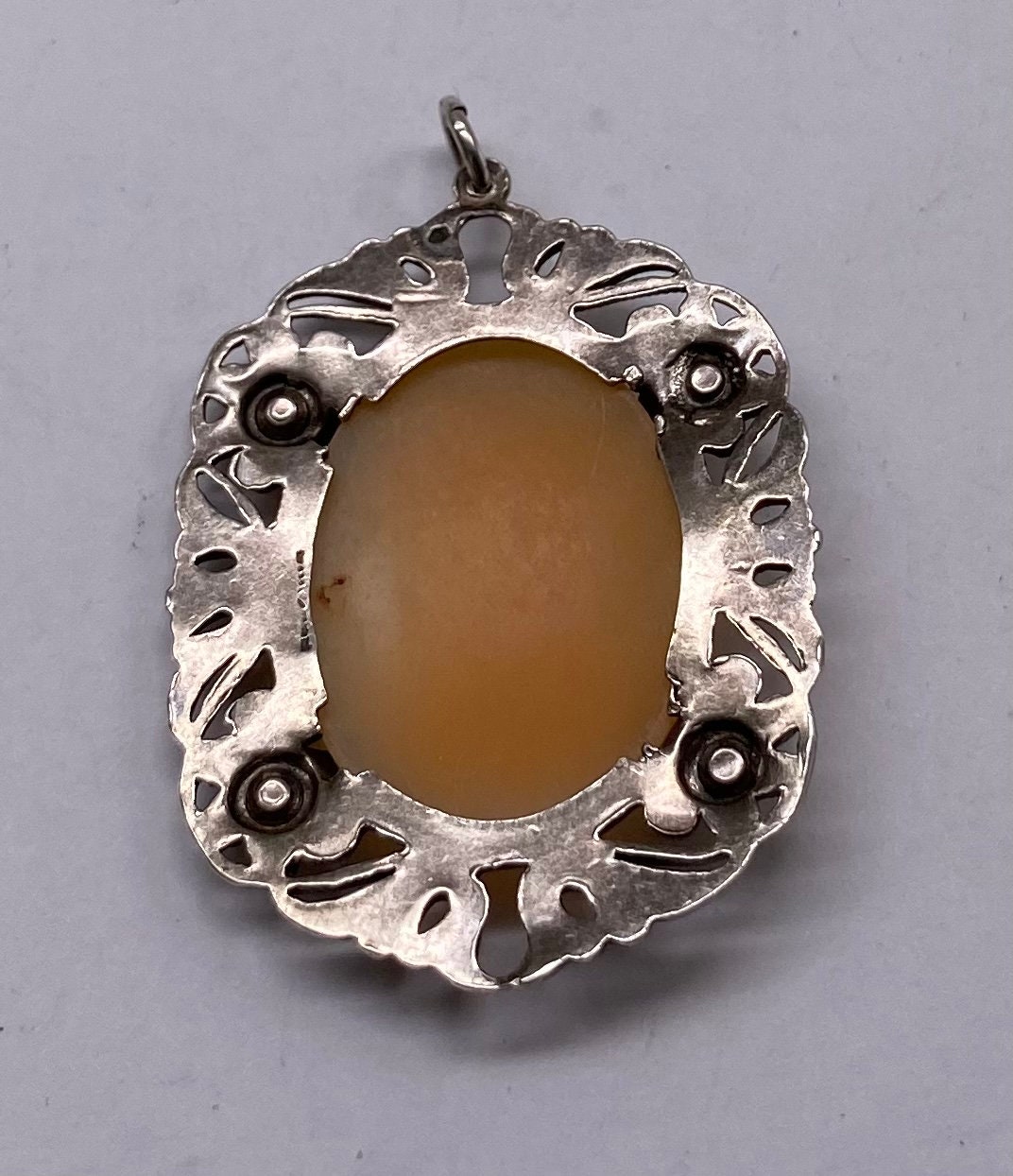 Camée Ancien Art Déco En Argent 950 Avec Marcassites – Cornaline Grise, 6x4.5 Cm