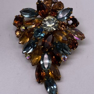 Vintage RARE WEISS Unusual Color Rhinestone Large Brooch Signed Designer Jewelry
