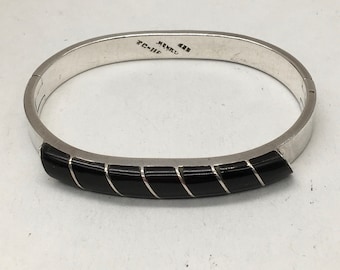 Vintage Southwest Taxco Sterling Silver Hinged Bangle Bracelet with Black Onyx 925 Mexico