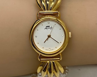 Vintage Classic Gold Tone & Faux Pearl Faberge Women display picture 3