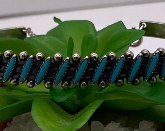ターコイズストーン付きシルバーカフブレスレット - サウスウェスト