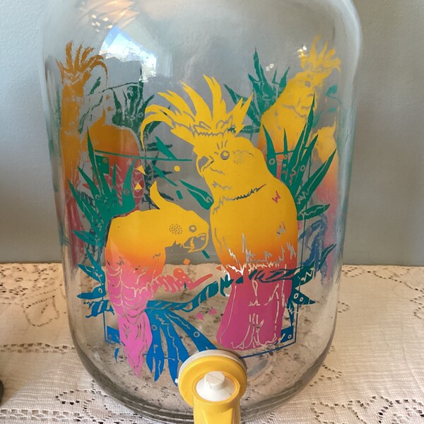 Classic Vintage Sun Tea Dispenser, Parrot Graphics Anchor Hocking Sun Tea/Ice Tea/Drink Dispenser, Summer Drink Dispenser