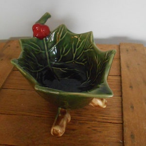 1940&#39;s-50&#39;s Style Vintage Christmas Holly Berry Ceramic Dish, Christmas Candy Dish or Nut Dish, Great Decorator Piece