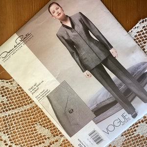 Oscar de la Renta Vintage Vogue Pattern, Uncut & Factory Folded, Size 14-16-18, Classic Business Power Suit, Made in 1998