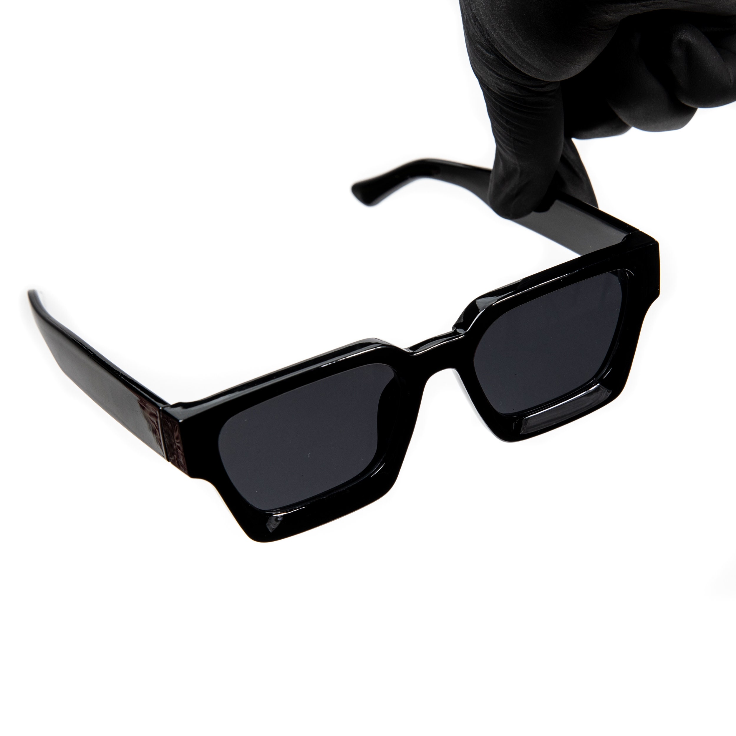 Louis Vuitton - Authenticated Millionaire Sunglasses - Plastic Black For Man, Very Good condition
