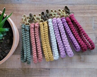 Macrame Keyring, Wristlet, Key fob, Key Holder, Boho-Chic