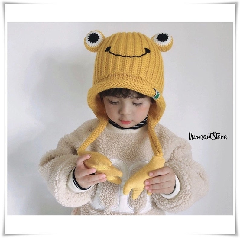 Kids Winter Knit Beanie Hoodie Hat Frog Eyes Children Winter Essentials 3 to 5 years old with inner lining for extra comfort /& warmth