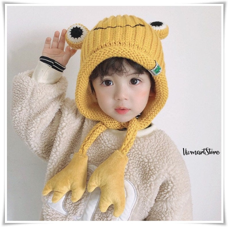 Kids Winter Knit Beanie Hoodie Hat Frog Eyes Children Winter Essentials 3 to 5 years old with inner lining for extra comfort /& warmth