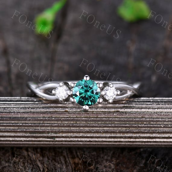 Bague De Fiançailles En Or Blanc 14 Carats Avec Moissanite Ronde De 2,20 Carats – élégance Et Amour